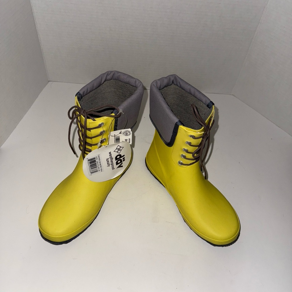 COACHELLA CANVAS YELLOW Boots Size 6.5